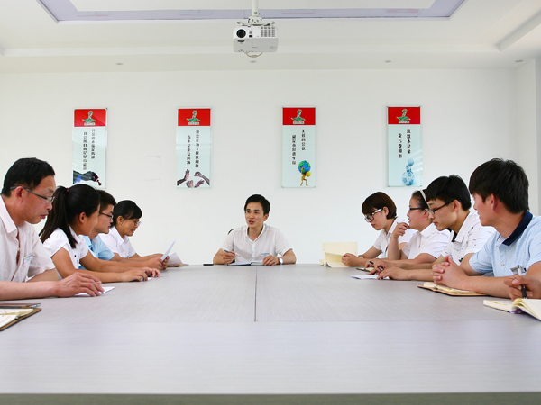 會(huì)議現(xiàn)場(chǎng).jpg 會(huì)議現(xiàn)場(chǎng).jpg